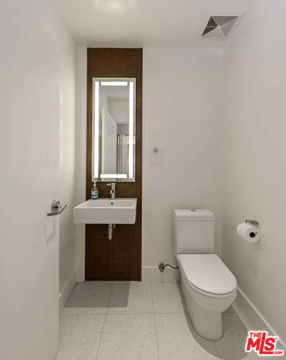 6735 Yucca Street 406, Los Angeles, California 90028 home-pic-16